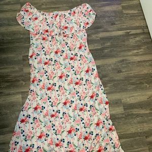 Floral off the shoulder maxi dress